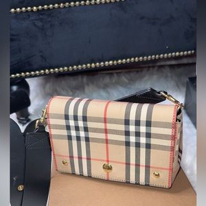 Burberry AUTHENTIC 💯 mini cross body bag